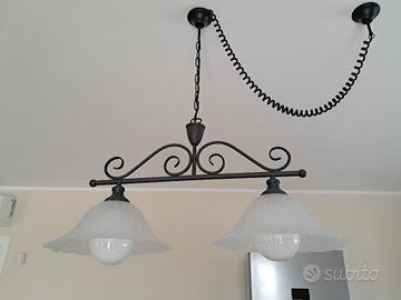 Lampadario in ferro battuto