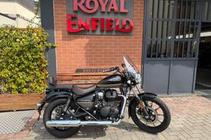 Royal Enfield Meteor 350 Supernova Black