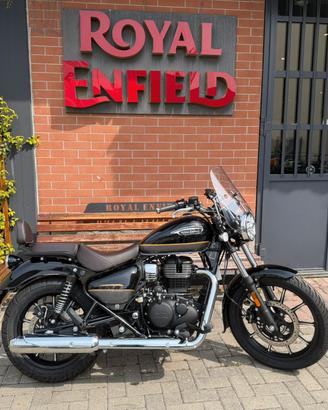 Royal Enfield Meteor 350 Supernova Black