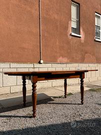 Tavolo classico allungabile in legno