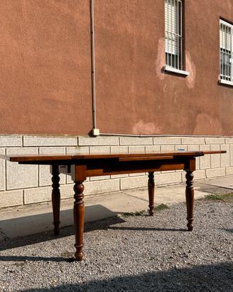 Tavolo classico allungabile in legno