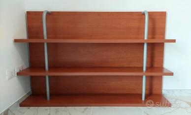 Scrivania con libreria