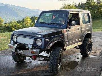 Suzuki samurai off road