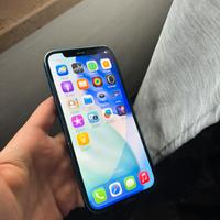 Iphone 12 con batteria al 100%