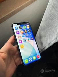 Iphone 12 con batteria al 100%