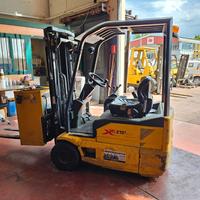 Carrello elevatore elettrico marca Om triplex