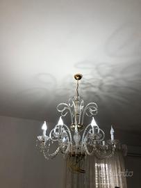 Lampadario come nuovo appeso da qualche giorno