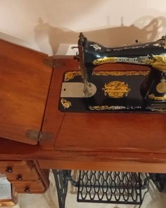 Macchina per cucire Singer vintage