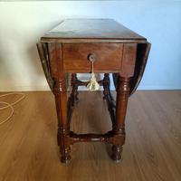 Tavolo ovale ripiegabile tipo francese