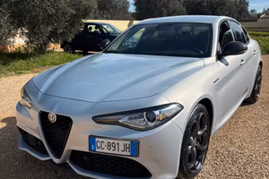 Alfa Romeo Giulia Veloce 2.2 210 cv  q4