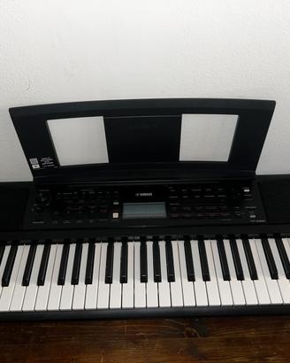 Yamaha PSR-E383 – Tastiera 61 tasti – Come nuova