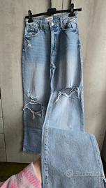 jeans strappati