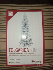 Albero di natale innevato 