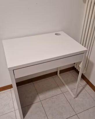 Scrivania IKEA MICKE Bianca 73x50 cm - Come Nuova