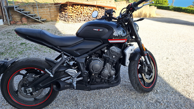 Triumph trident 660