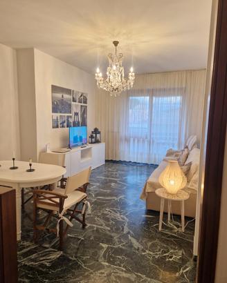 Marina di Carrara Via Ruga vicino bagno Paradiso