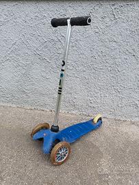 MONOPATTINO "micro" A TRE RUOTE