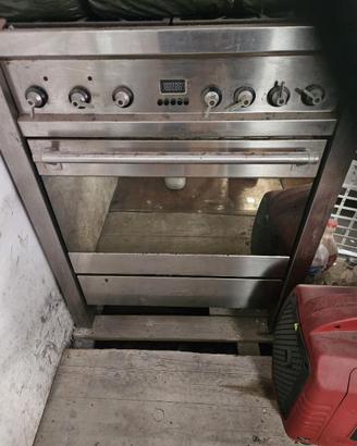 Cucina 4 fuochi con forno elettrico
