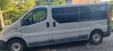 Opel  vitaro 9 posti 