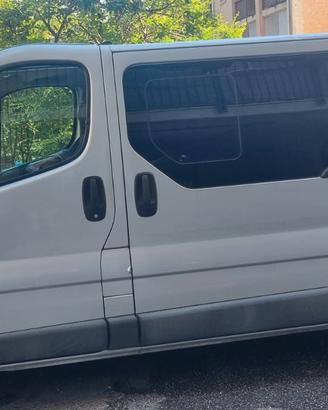 Opel  vitaro 9 posti 