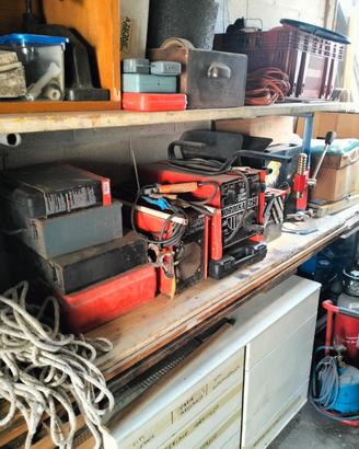 attrezzi e minuteria metallica 