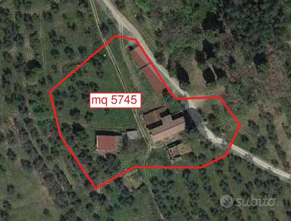 Rustico / Casale di 977 m² con più di 5 locali e b - Altro