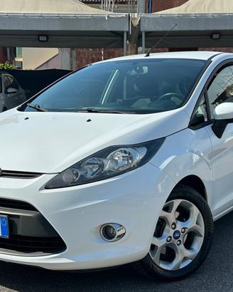 Ford Fiesta 1.4 5 porte Bz.- GPL Titanium