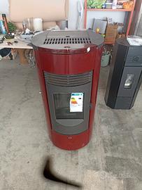 stufa pellet ventilata marca Monica 8.5kW nuova 