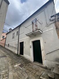 Casa Singola a 2 piani più Terreno Agricolo