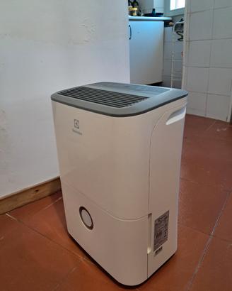 Deumidificatore Electrolux con display digitale 