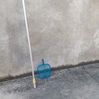 Retino per piscine con asta telescopica