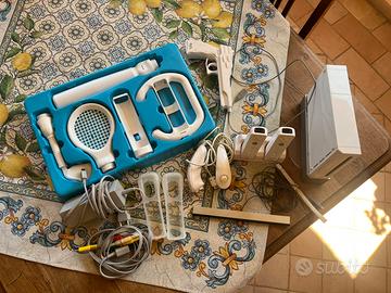 Wii con accessori e pedana Wii Fit