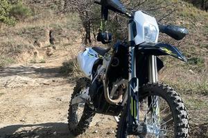 Enduro Triumph 250