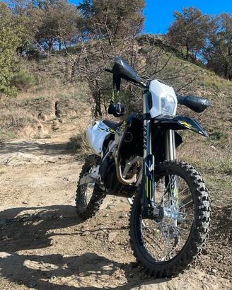 Enduro Triumph 250