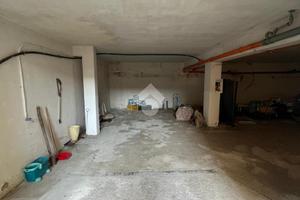 AUTORIMESSA A NAPOLI