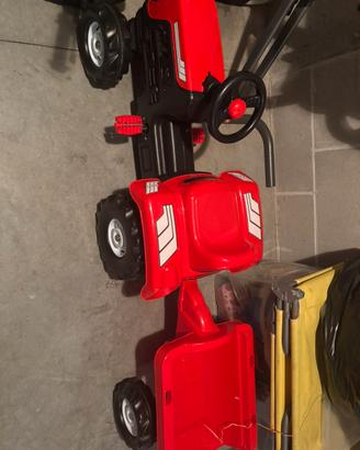 Trattore giocattolo nuovo