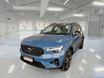 VOLVO XC40 B3 AUTOMATICO PLUS DARK SUV