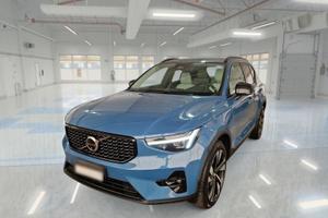 VOLVO XC40 B3 AUTOMATICO PLUS DARK SUV