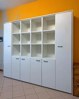 Libreria modulare bianca con ante