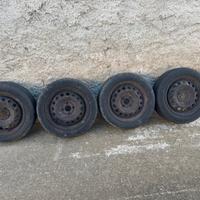 Cerchi e gomme Renault clio