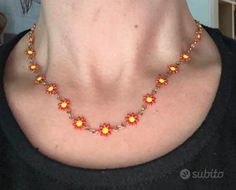 Collana in acciaio con margherite