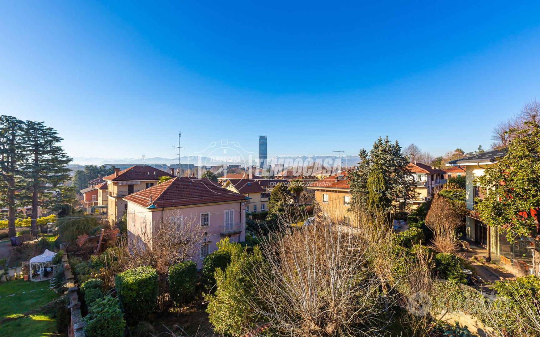 AMPIO APPARTAMENTO CON VISTA IN ZONA FIOCCARDO - Vista 4