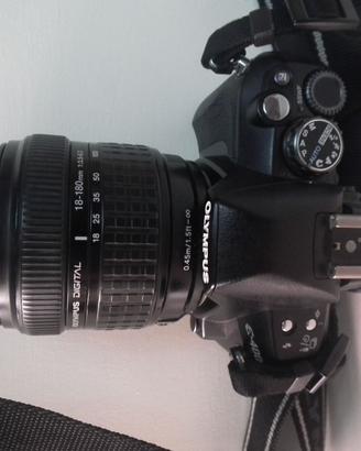 REFLEX OLYMPUS 18-180 DIGITAL + 14-42 con 2 borse