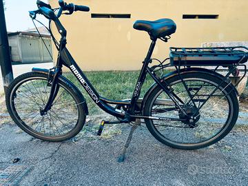 Bicicletta elettrica  Momo design Venezia