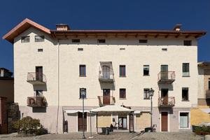 3 LOCALI A LANZO TORINESE