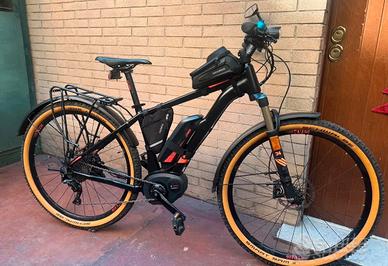 Bicicletta Elettrica Cube Suv