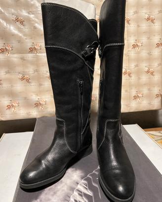 Stivali per piedi piccoli ma da donna