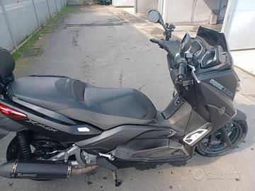 scooter Yamaha x max 250