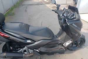 scooter Yamaha x max 250