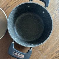 Pentola grande con coperchio  pot